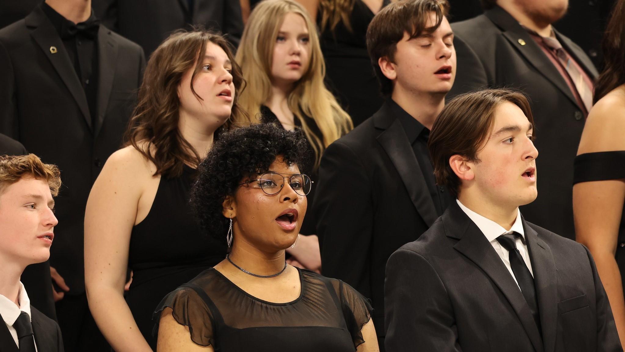 HS Chorus & Orchestra photo link